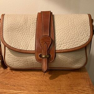 Elegant Cream and Tan Leather Shoulder Bag